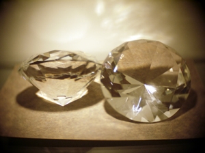 diamond-paper-weights-window-display